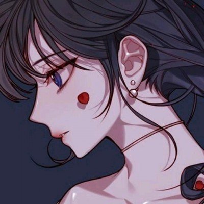 吊篮坠落两工人被绳索吊在半空